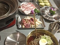 -围炉肉舍•炭烤活鳗•丹东海鲜烤肉(步行街店)