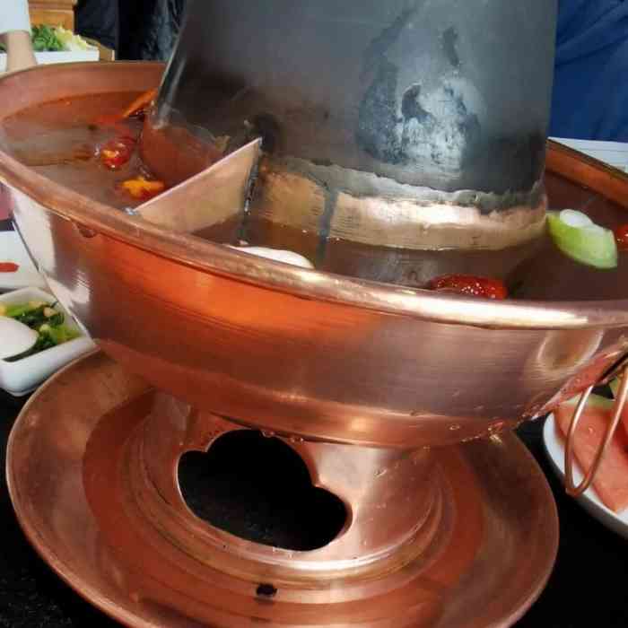 杨门四季涮肉-"位置在马路边一个独栋楼上,位置非常好找,.