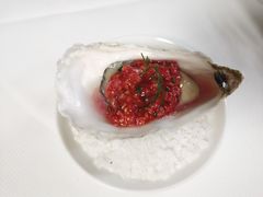生蚝配树莓酱-AZUR聚(香格里拉饭店)