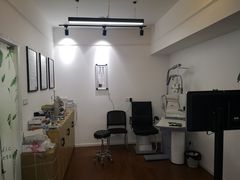 -视野联行眼镜•蔡司•依视路(温江店)