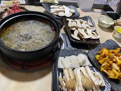 -蘑统田下·野生菌火锅