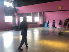 -零下舞度·街舞连锁机构(万科中心店)