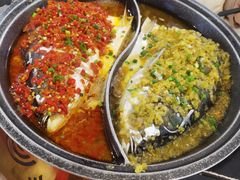 -阿瓦山寨·湘菜现炒·剁椒鱼头王(咸阳总店)