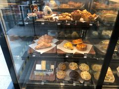 面包甜点陈列柜-星巴克(嘉定中信泰富万达广场店)