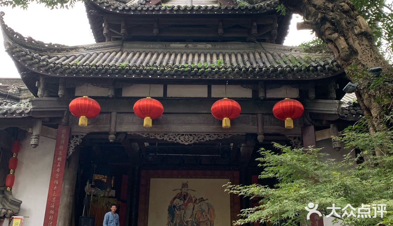 想带同事逛一下，被推荐锦里