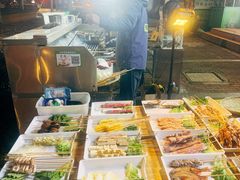 -山野的朋友露营炭火烤肉