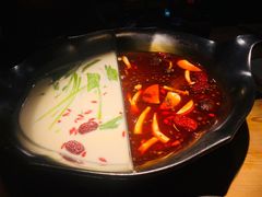 -湊湊火锅·茶憩(杭州湖滨银泰in77店)