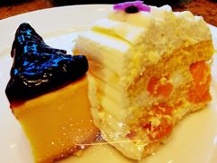 草莓蛋糕-松山湖凯悦酒店·Café自助餐厅·周末火舞秀表演