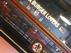 -拉亚汉堡经典餐厅(商城路店)
