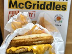 枫糖风味厚松饼猪柳蛋堡-麦当劳(泰山大道店)