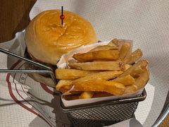 -BOURBON 玻本美式餐厅酒吧(虹桥新天地店)