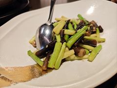 -海派悦庭·海胆烧麦·新融合菜(凯德广场店)