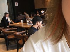 -星巴克臻选(莘庄仲盛店)