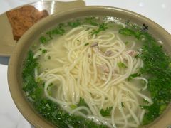 -亮亮面馆(经六路店)