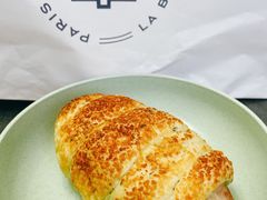 芝士香肠面包-巴黎贝甜(熙悦汇店)