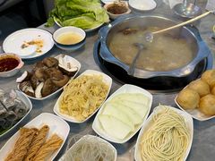-光头药膳鸡(莱茵小镇店)