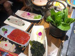 -老牌坊云南鱼豆花火锅(哈西万达店)