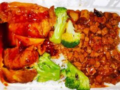 秘汁鸡排拼台式卤肉盖饭-和合谷(新辰里亚运村店)