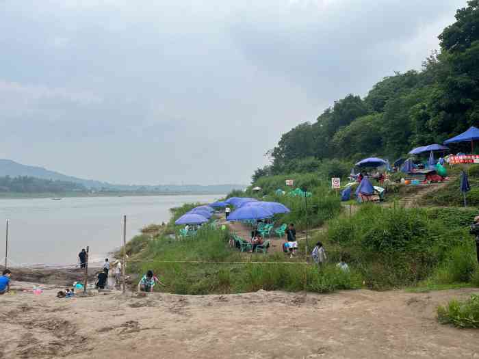 牛栏坝沙滩-"ddk 打卡牛栏坝 五一假期的牛栏坝哪."-大众点评移动版