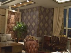 -渔家海鲜舫(宝湖路店)