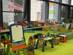 -龙格亲子游泳俱乐部(泊富中心)