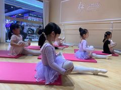 -炫艺舞蹈培训中心(枫尚奥特莱斯店)