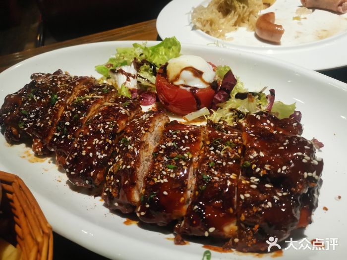 1886德国汽车餐厅(外滩中央店)特色烤猪肋排图片