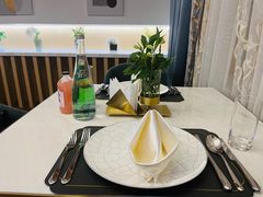-华凌牛庄西餐厅(乌鲁木齐华凌美爵大饭店)