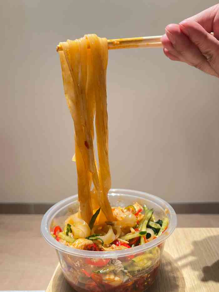 「胡辣汤」太扎实了,很像以前吃的逍遥镇胡辣汤,非常稠,上面的小
