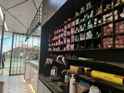 -HAIR CORNER