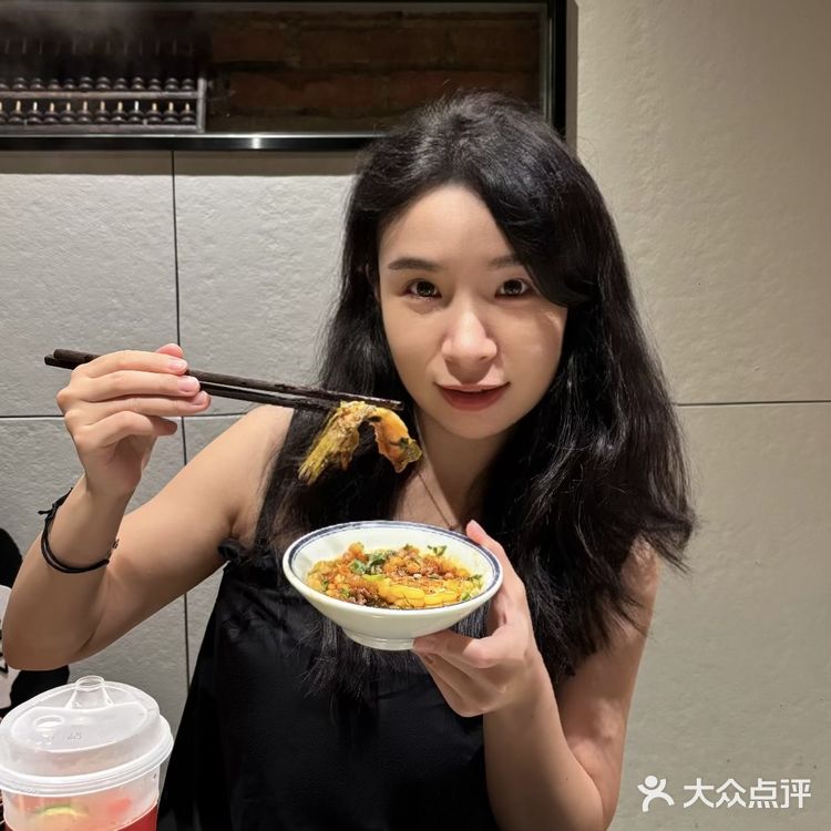 贵阳巨好吃的鱼火锅！就在南明河的独栋小院里