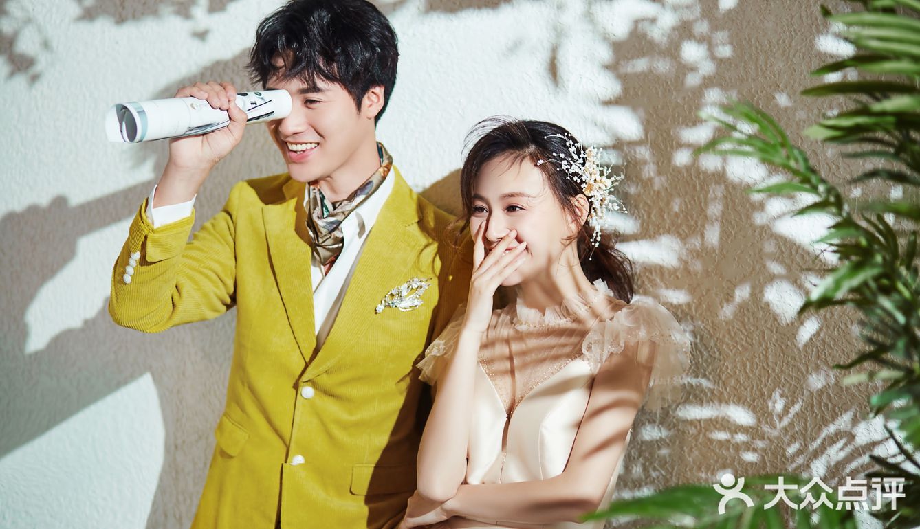 亚果婚纱摄影