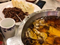 -鑫巴蜀小镇 · 水煮鱼专研店(玉桥店)