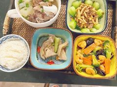 -爱的果实月嫂育婴师(世纪东方店)
