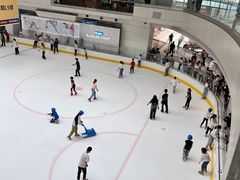 -冰纷万象滑冰场(深圳万象城店)
