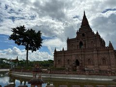 -一寨两国风景区