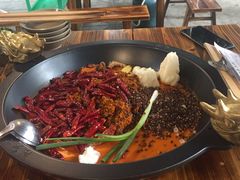 -黄潇洒老火锅(九眼桥宏济巷店)