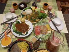 -月亮眼花园餐厅书吧酒吧