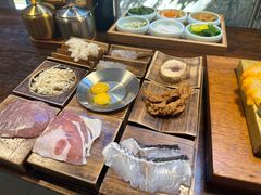 -银米·云南传统过桥米线(双廊黑金冠店)