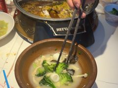 -阿瓦山寨·湘菜现炒·剁椒鱼头王(咸阳总店)
