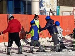-荣盛康旅野三坡滑雪场