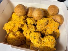 -BHC炸鸡(明洞总店)
