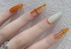 -雪奈传统美甲美睫