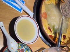 -洱火云南酸菜牛肉火锅(石景山当代商城店)