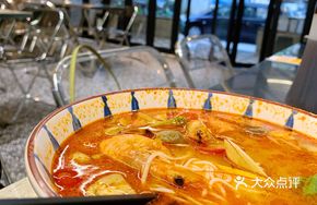 Beauty Shrimp Tom Yum Noodle Soup
