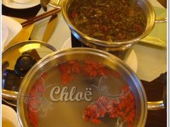 上：鷓鴣燙底；下：人參烏雞燙底-圣廷苑酒店-世纪楼菲苑自助餐厅