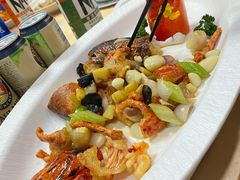 -黄浦江游览十六铺3号码头网红自助餐