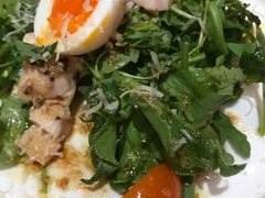 鸡肉蛋糖心蛋色拉-YUE·6·西式融合餐厅(外滩六号店)