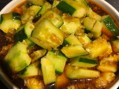 刀拍黄瓜-龙巢盱眙龙虾·牛蛙·烧烤宵夜(八卦岭店)