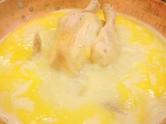 -鲜入围煮花胶鸡海鲜火锅